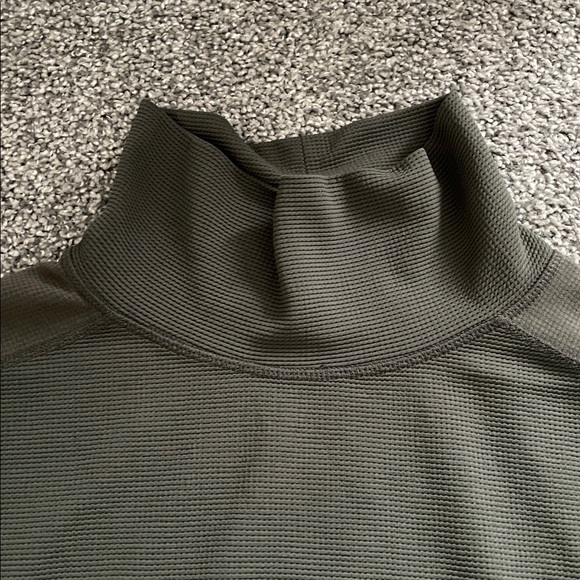 Eddie Bauer Turtleneck Sweater - Picture 2 of 7